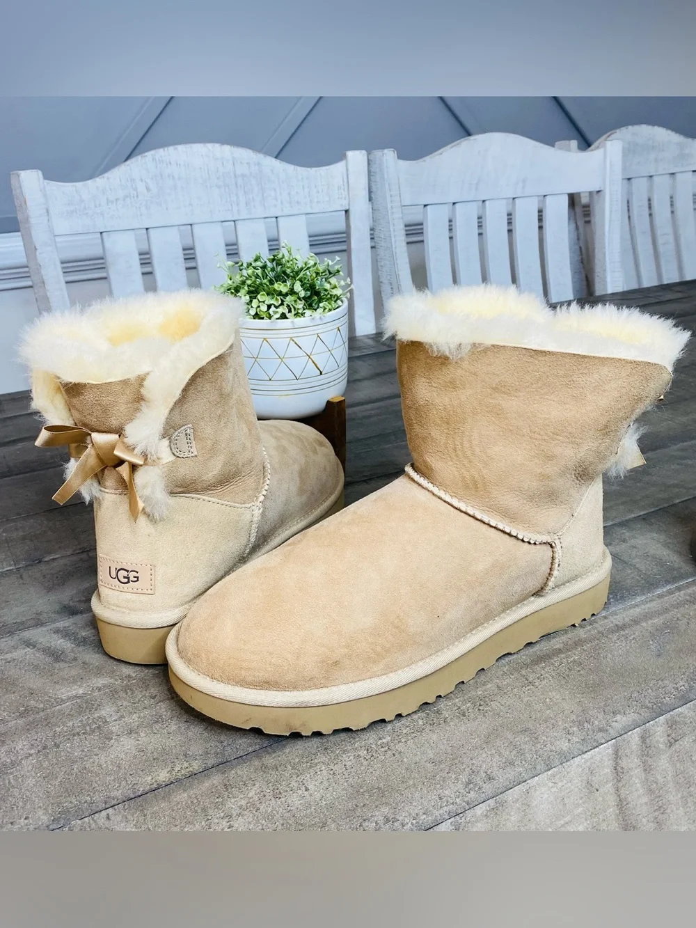 UGG Women’s Mini Bailey Bow II Boots Suede Sheepskin Tan Beige Size 10